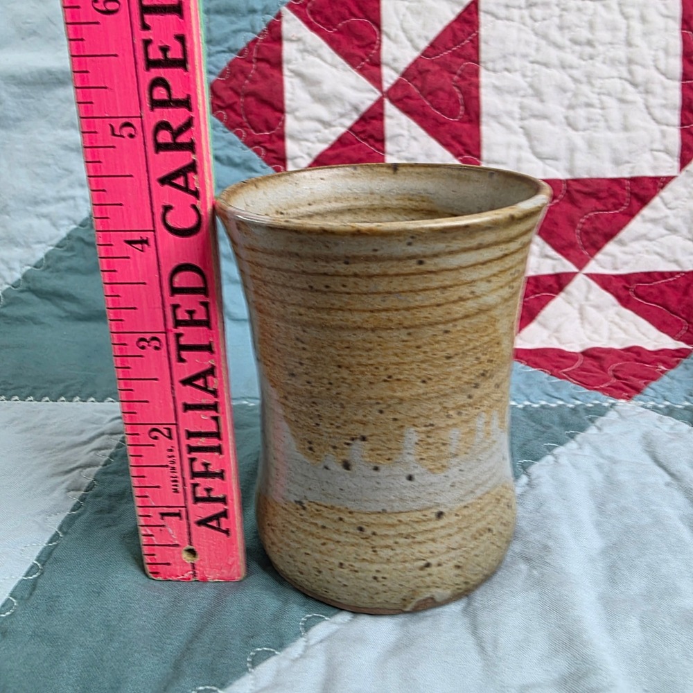 Studio Pottery Hand Thrown Stoneware Tumbler Cup Tan Speckled Glaze Signed 4.5" - Picture 7 of 9